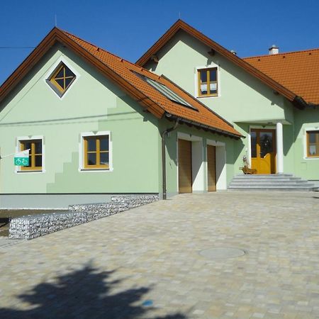 Gaestezimmer Rieder Staatz Екстер'єр фото